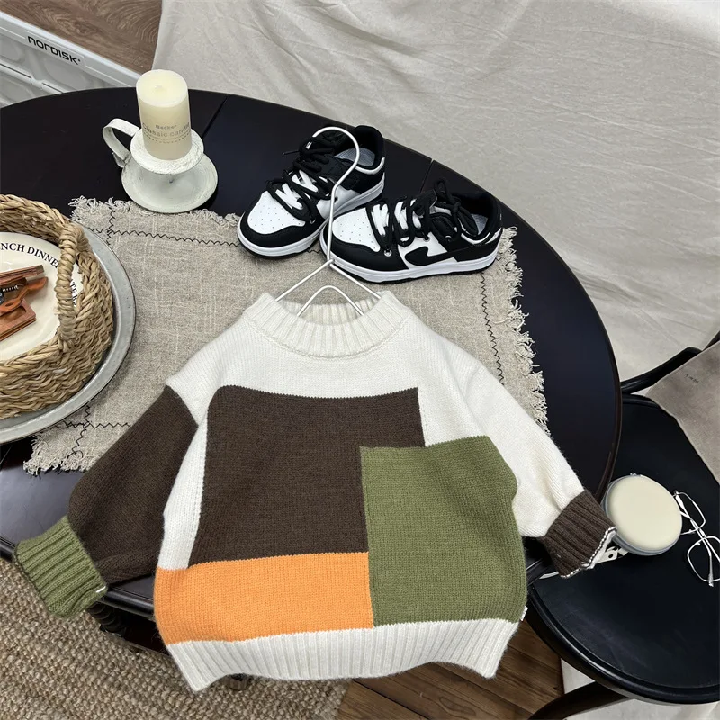 

2025 New Children's Round Neck Color Blocked Design Warm and Thick Knitted Sweater