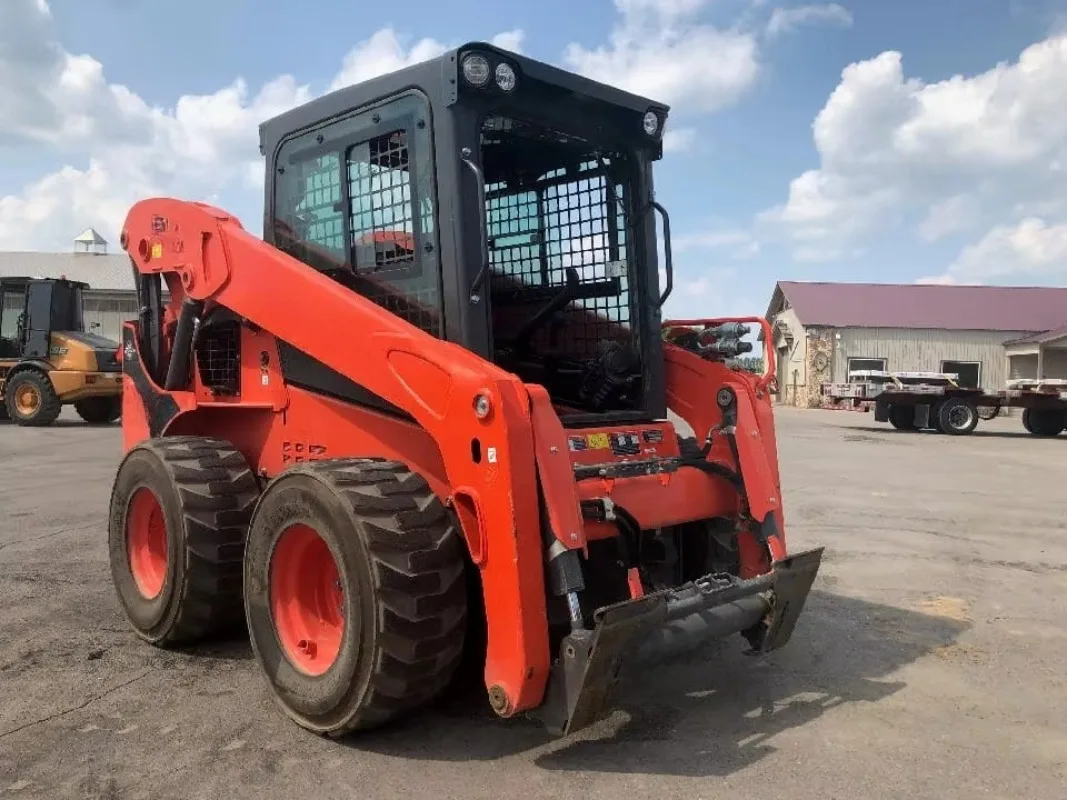 Continuous Working Skid Steer Loader Stable Hydraulic System Farm Bulk Material Shifting Municipal Road Maintenance Diesel