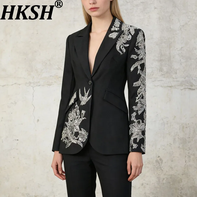 

HKSH Women Chic Blazer Sequined Elegant Fashion Single Button Notched Collar Waist Cinching Tide Jacket New Women Spring HK19357
