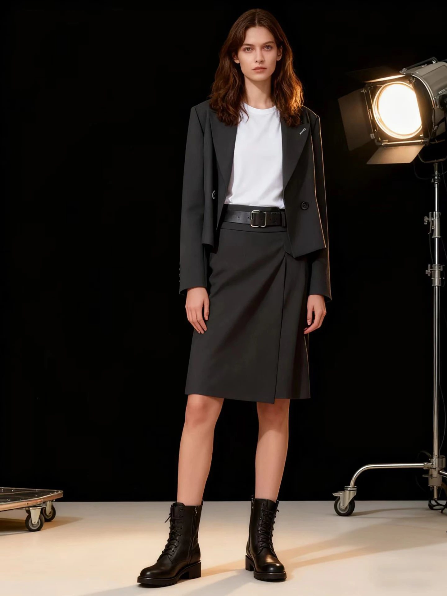 

Ele ey Box ape ortened One Button Commute Sle Women's Suit Jaet HUAAPPUW Spring 2026 New Arrival