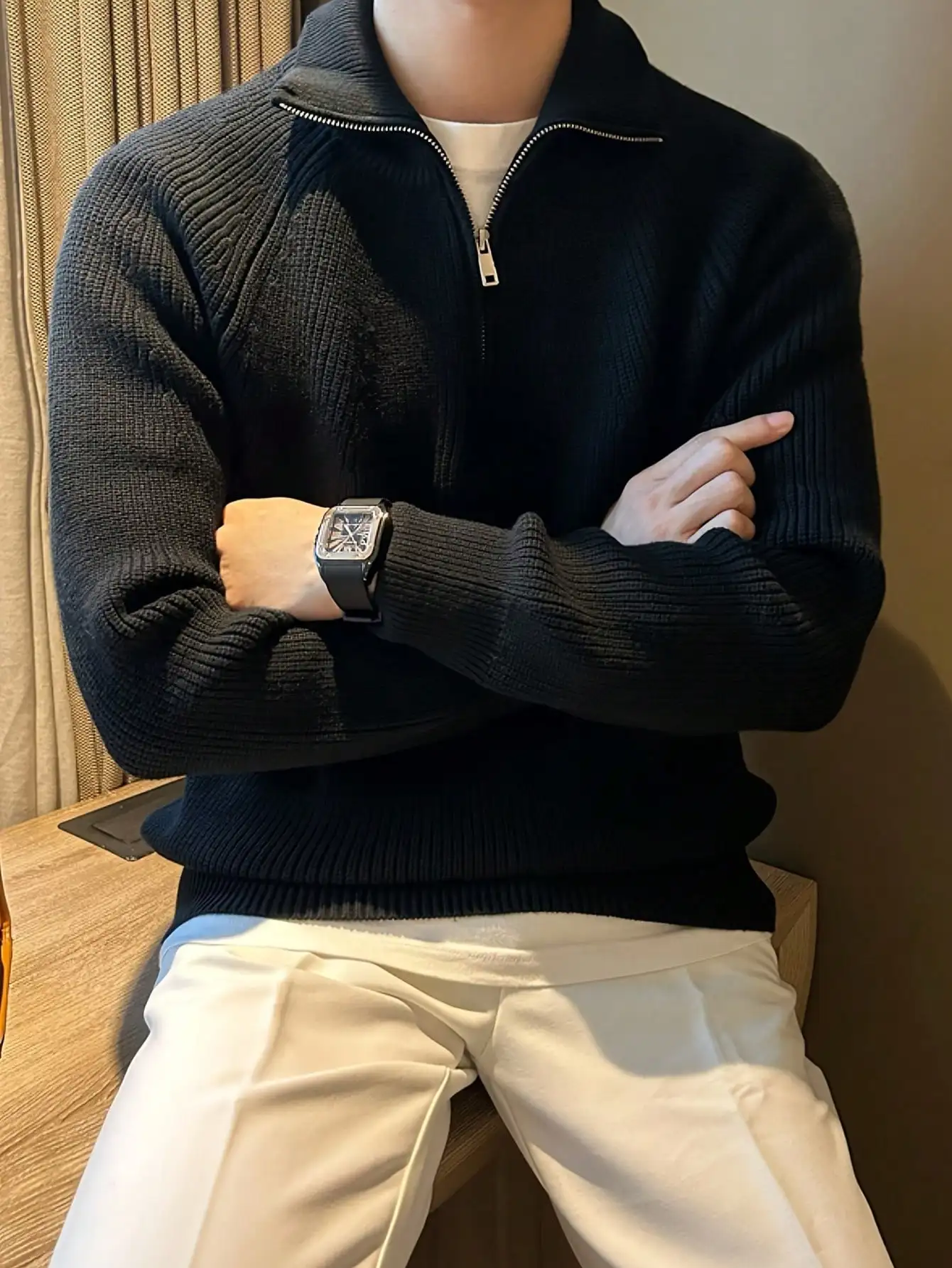 

Мужской черный свитер-пуловер с короткой молнией, в рубчик, из мягкой эластичной ткани, с минималистичной текстурой, для повседневной носки осенью и зимой