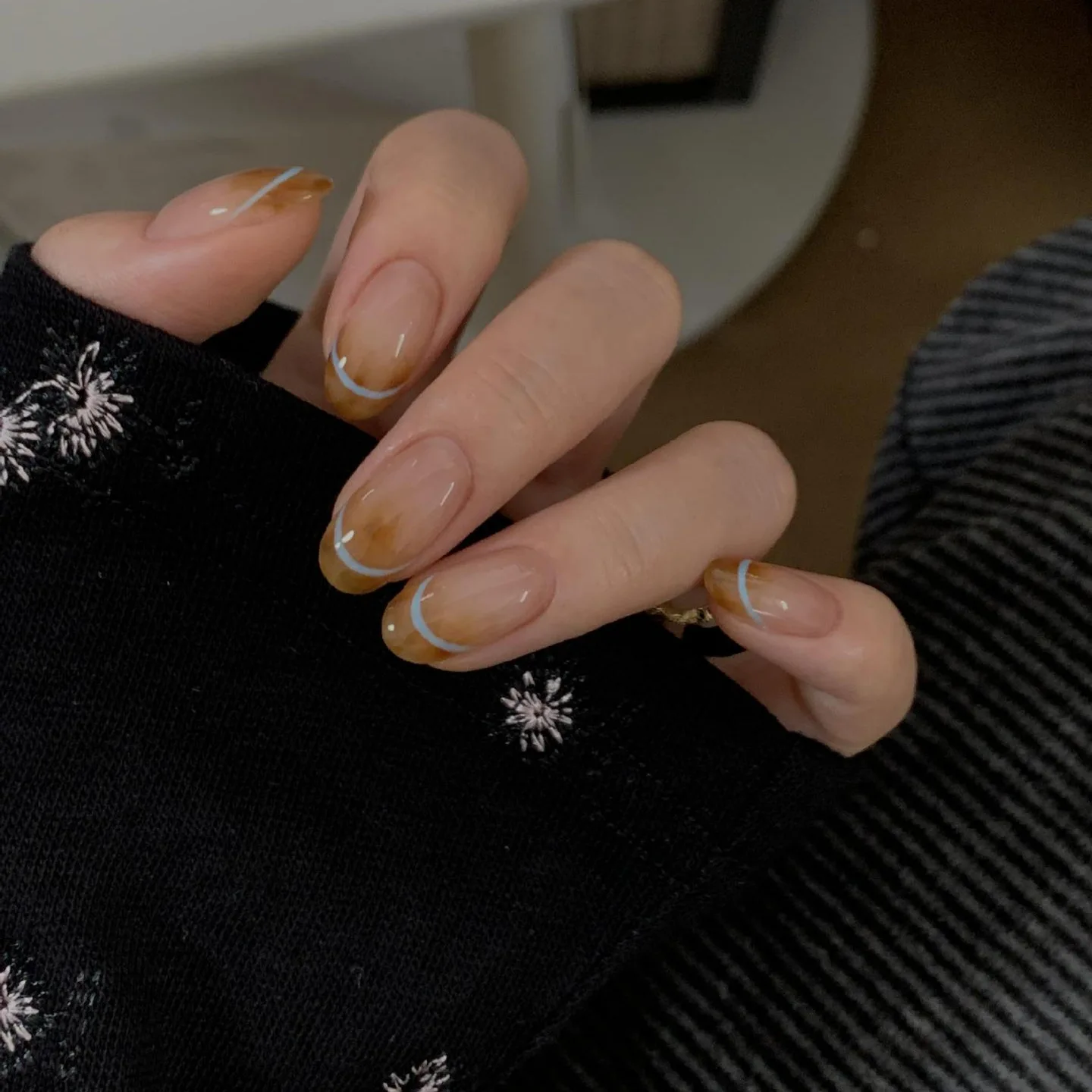 

10pcsHandmade Short Oval Press On Nails Amber Gradient French Design Sweet Cute Fake Nails Wearable Nails Art Tips Autumn Winter