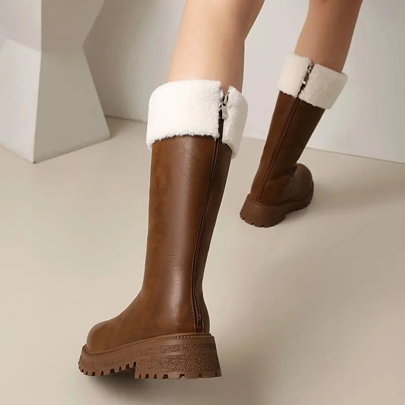 REAVE القط الشتاء عادية النساء الركبة عالية أحذية ركوب الخيل جولة تو 4.5 سنتيمتر كعب سميك منصة الانزلاق على الدافئة أفخم حجم صغير 31 32 33