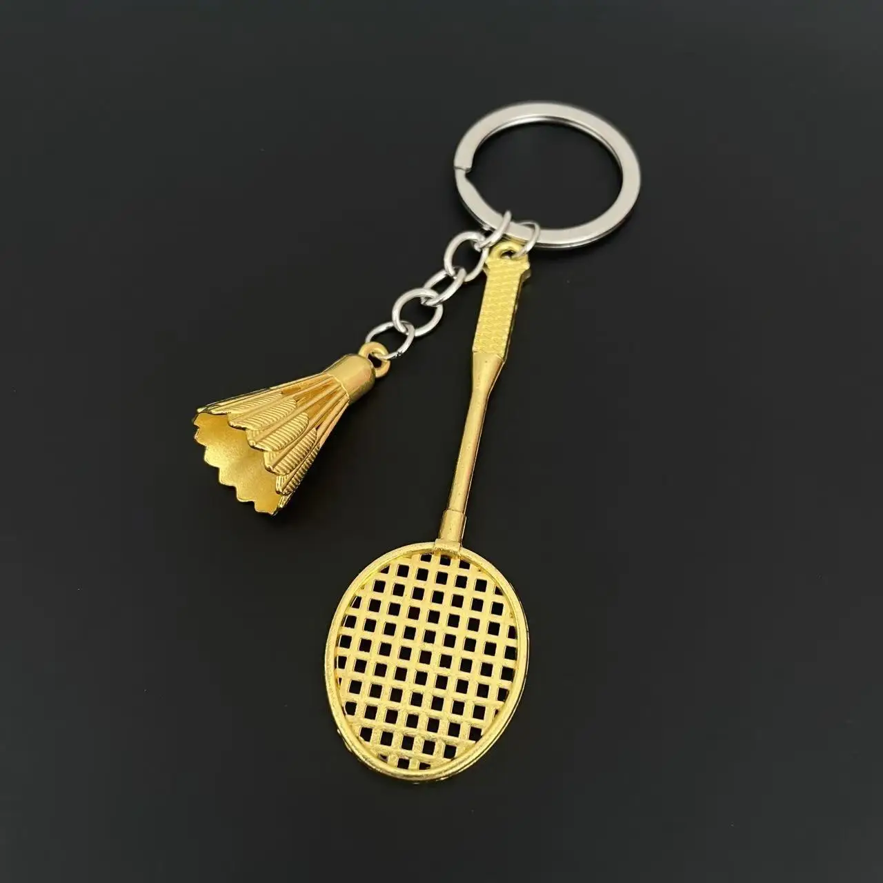 Metall-Schlüsselanhänger Kreativer Goldener Badminton-Schläger Schlüsselring Sport-Souvenir Rucksack Auto-Anhänger Studenten Exquisites Kleines Geschenk – Detail 2