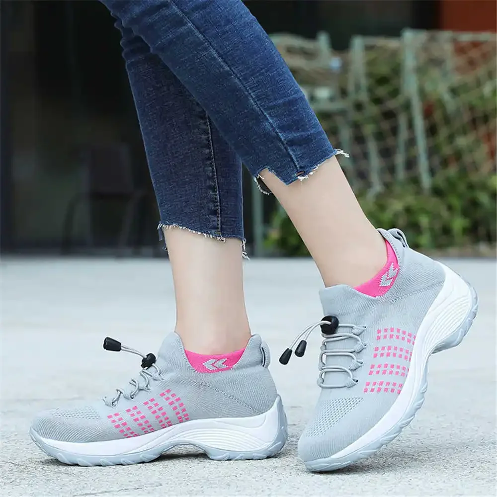 Height Increasing Non Slip 46 Size Sneakers Tennis Flat Shoes Woman 2024 Summer 2024 Trends For Women Sports Tenise Vintage