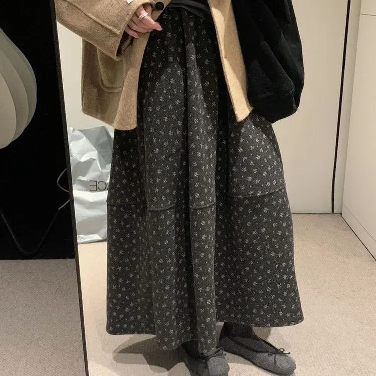 Women's Black Ditsy Floral Woolen Tiered Midi Skirt High Waist Flared Skirt Mori Girl Countryside Garden Vintage Casual Outfits