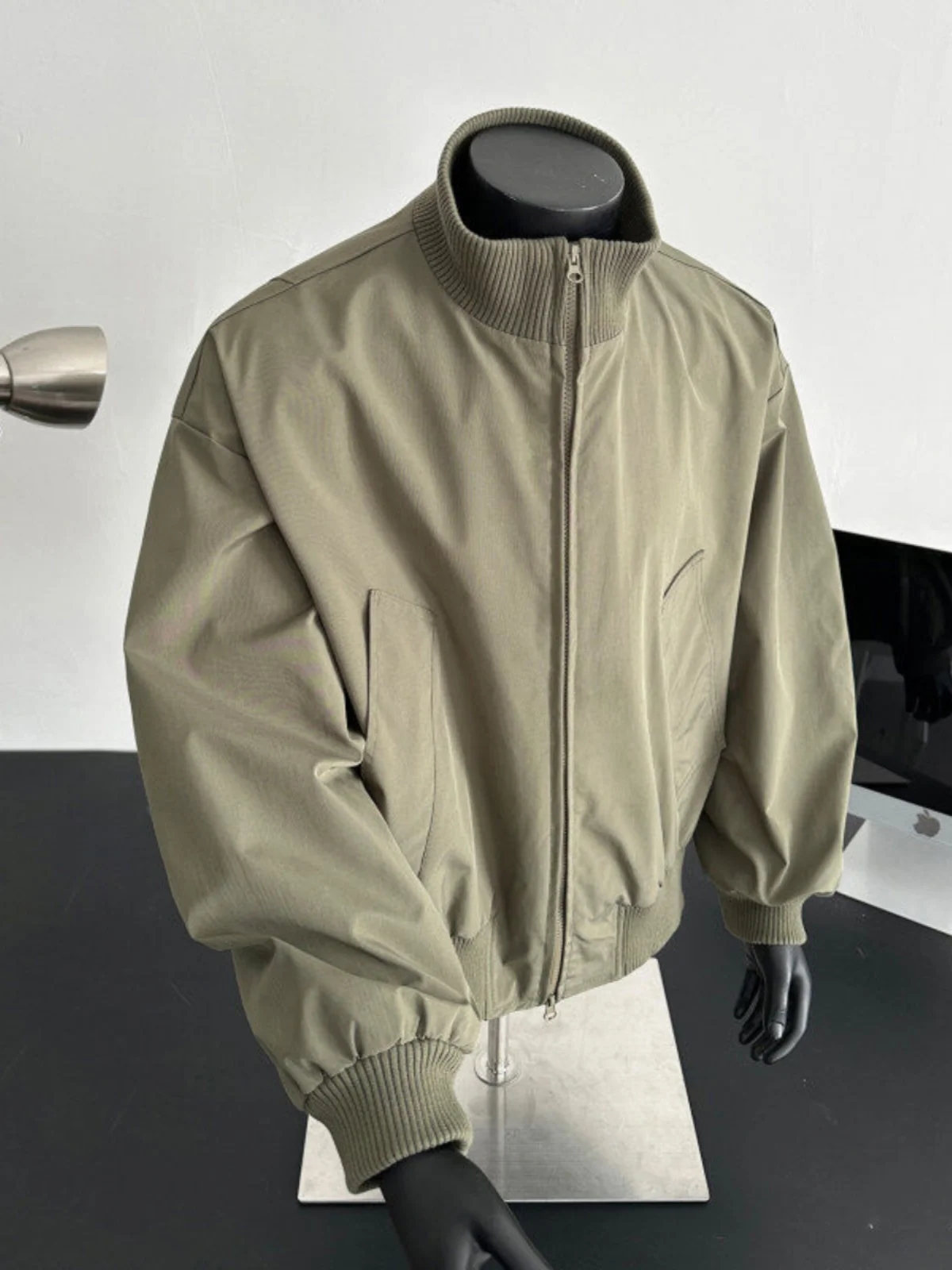 

Мужская весенняя модная бейсбольная куртка-бомбер в стиле милитари, свободного кроя, молодежная, из полиэстера, на молнии