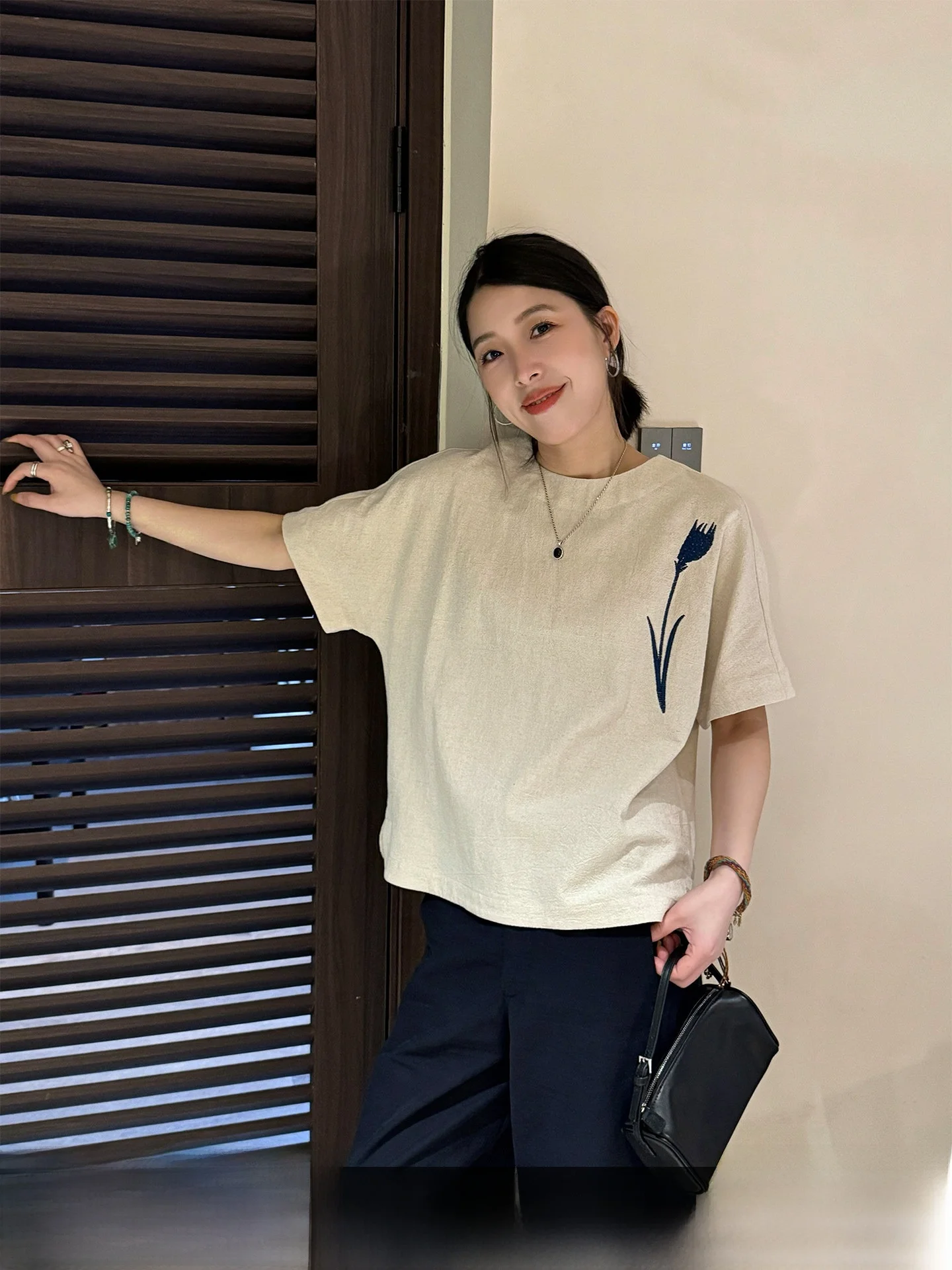 

Bebbe Home Beige round Neck Embroidered Short Sleeve T-Shirt Women's Loose Cotton Linen Summer Top Comfortable Breathable