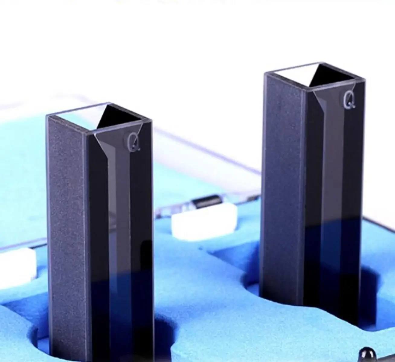 1.4ml 10mm Path Inside Light Width 4mm UV JGS1 Quartz Cuvette Cell Black Walls With Lid Spectrophotometers