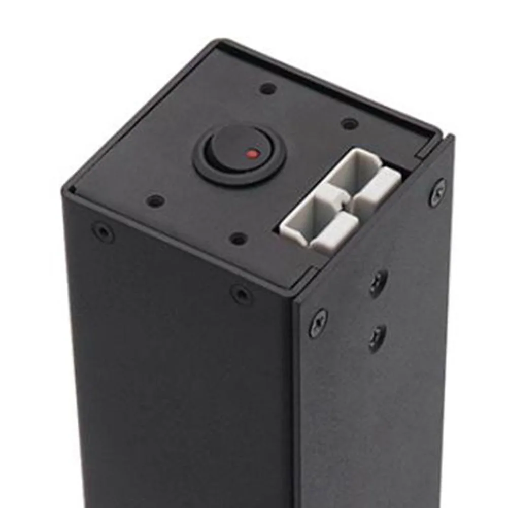 Integrated Voltage Display USB Charging Socket Built-in Circuit Breaker Dual USB Ports Flame-retardant Materials