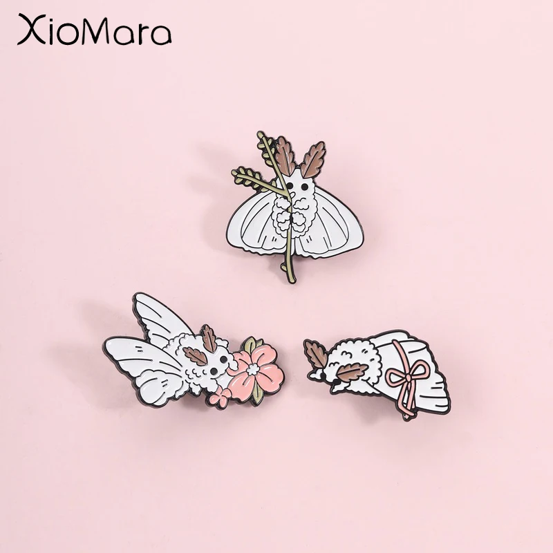 Niedliche Motten-Baby-Emaille-Anstecknadel, Cartoon-Schleifen- und Blumen-Abzeichen, Modeaccessoire, neutrales Design, Geschenk für Freunde