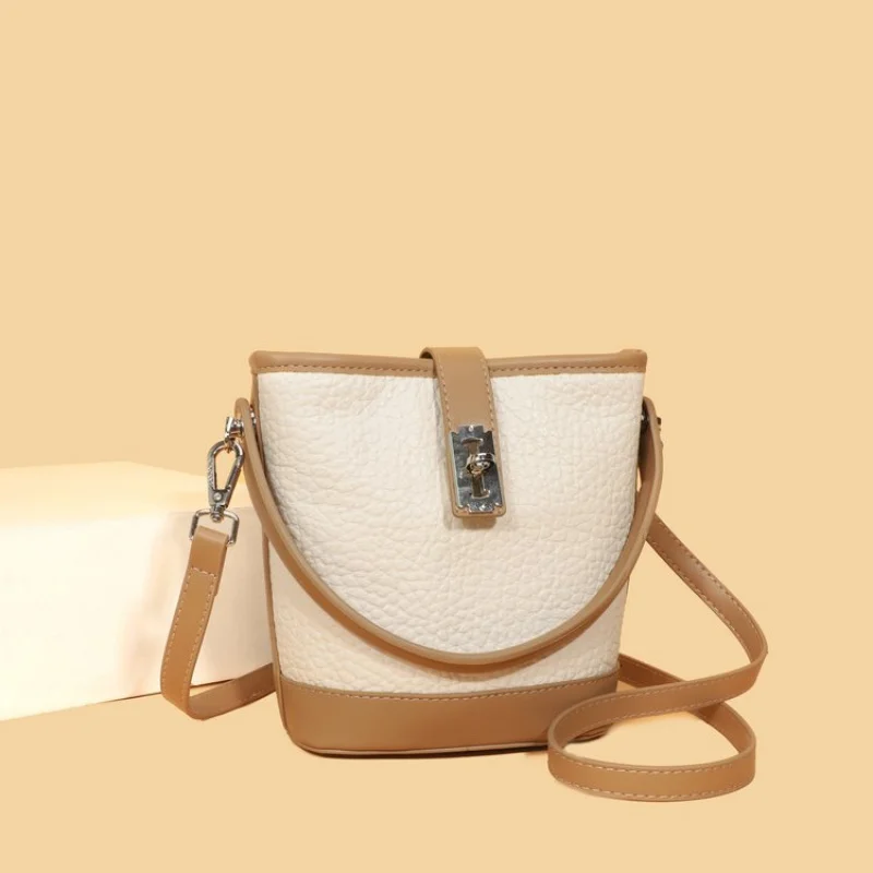 

Fashionable Leather Women's Messenger Bag Luxury Brand Classic Elegant Trendy Design Commuter Vintage Daily Bag