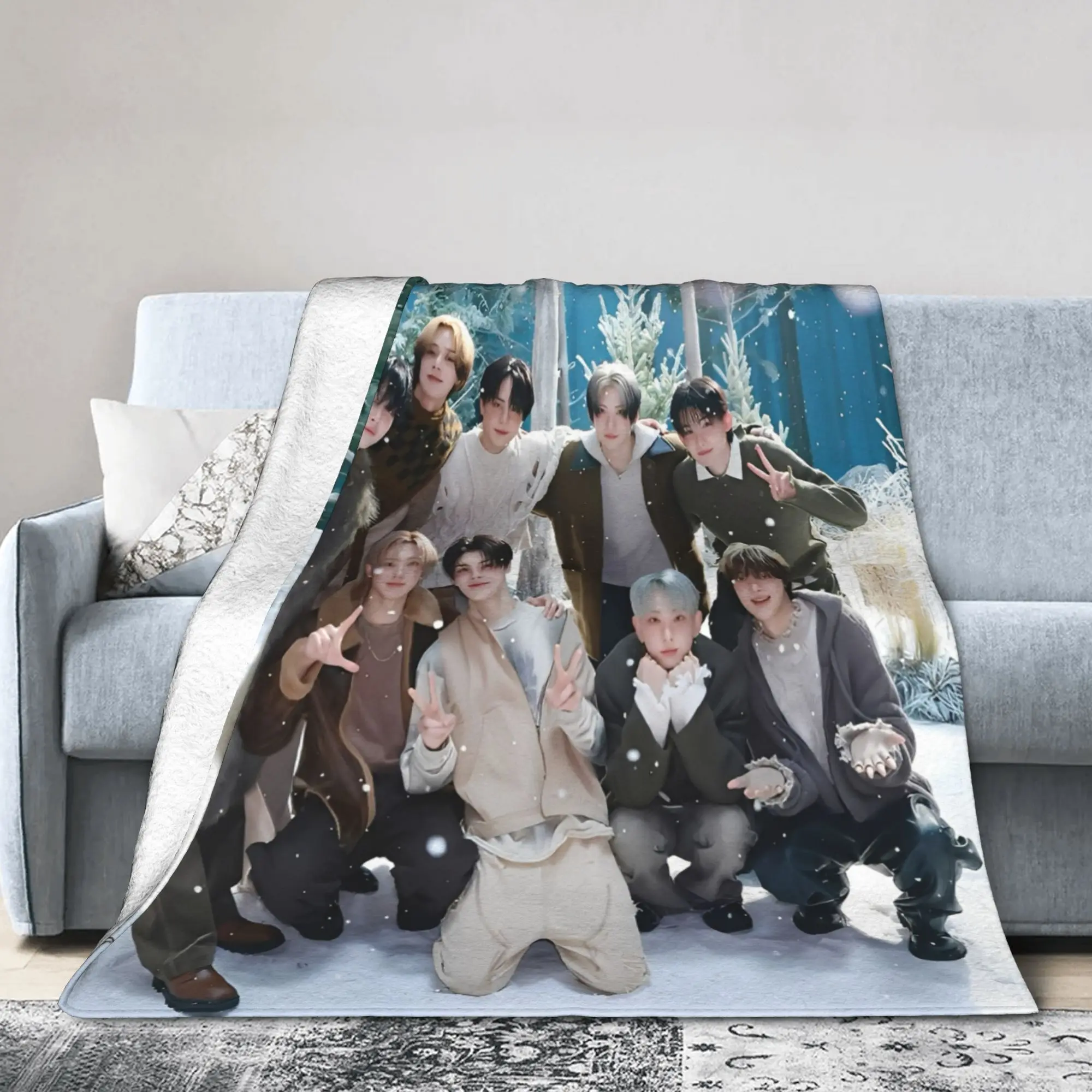 

Yukiakari &team singer Blanket Lightweight Thin Velvet Healing Present Throw Blanket Rug Piece