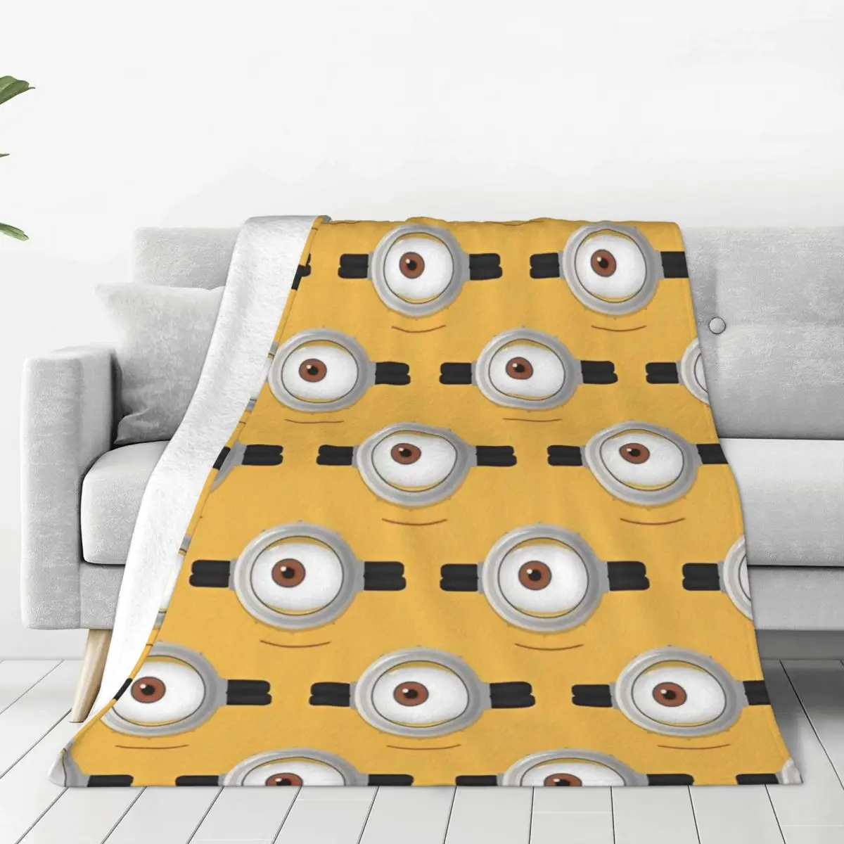 Cute Minions Cartoon Flannel Blanket Yellow Big Eyes Warm Soft Throw Blanket for Bedroom Travel Novelty Bedspread Sofa Bed Cover