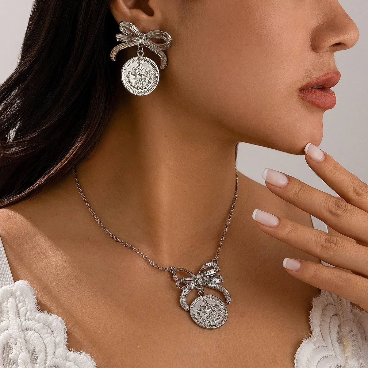  Knot Pearl Nelace Metal Design Ribbon Pendant Faion Jewelry Single Layer No Brand Silk Ribbon Nelace