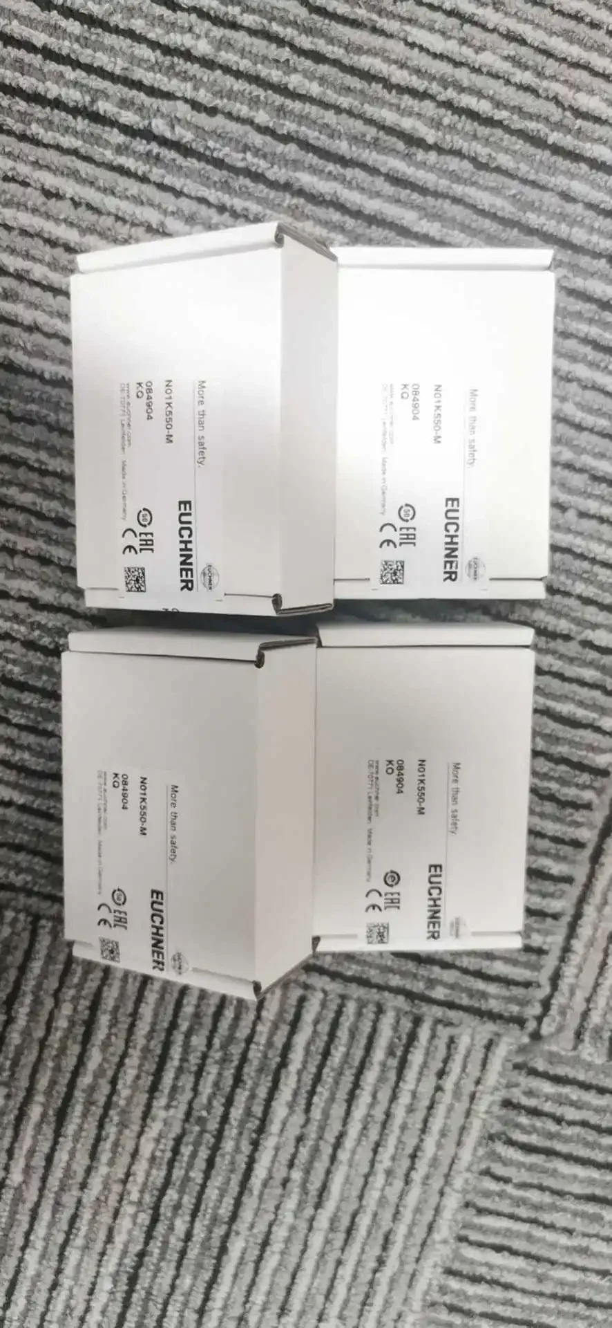 

Новый оригинальный ограниченный переключатель EUCHNER N01K550-M NB01K556-M