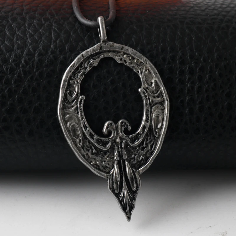 Game Bloodborne Crow Wheel Hunter Pendant Necklace Leather Chain Vintage Punk Man Choker Collar Jewelry Antiquity Gift