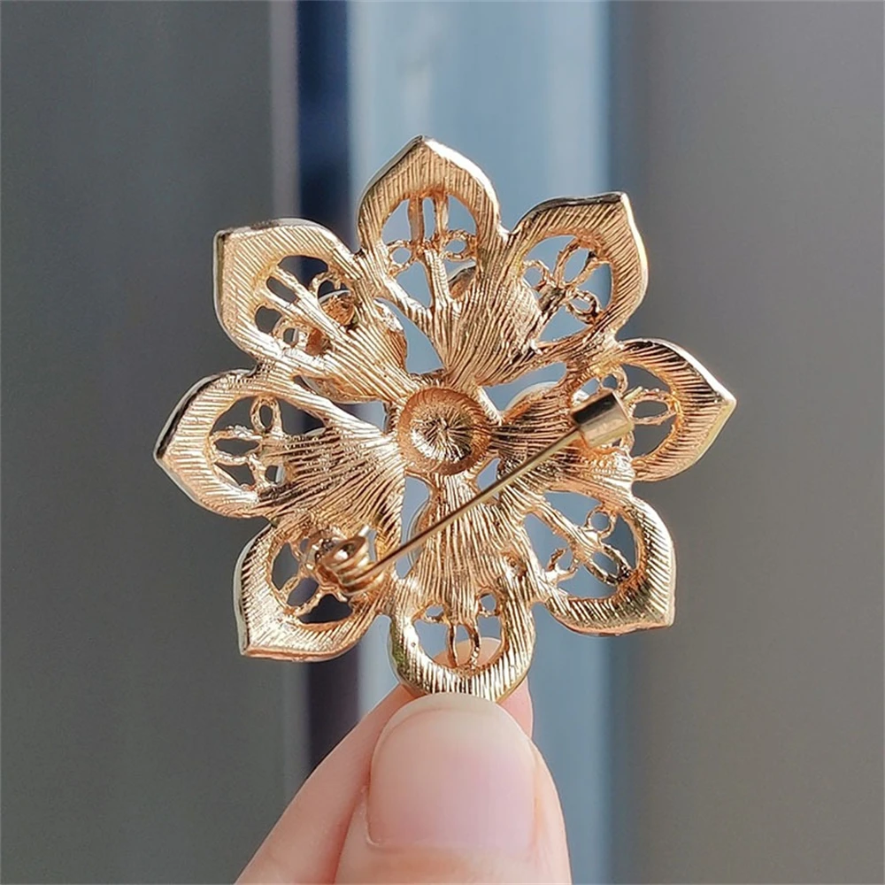 Brooch Pin Jewelry New Fashion Imitation Pearl Rhinestone Crystal Flower Brooches for Women Wedding Bridal Party Bouquet Decor