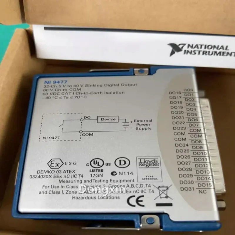 NI PXIe-1071 781368-01 PXIe، 4 فتحات (ثلاثة خزانات مختلطة)، هيكل PXI يصل إلى 3 جيجابايت/ثانية