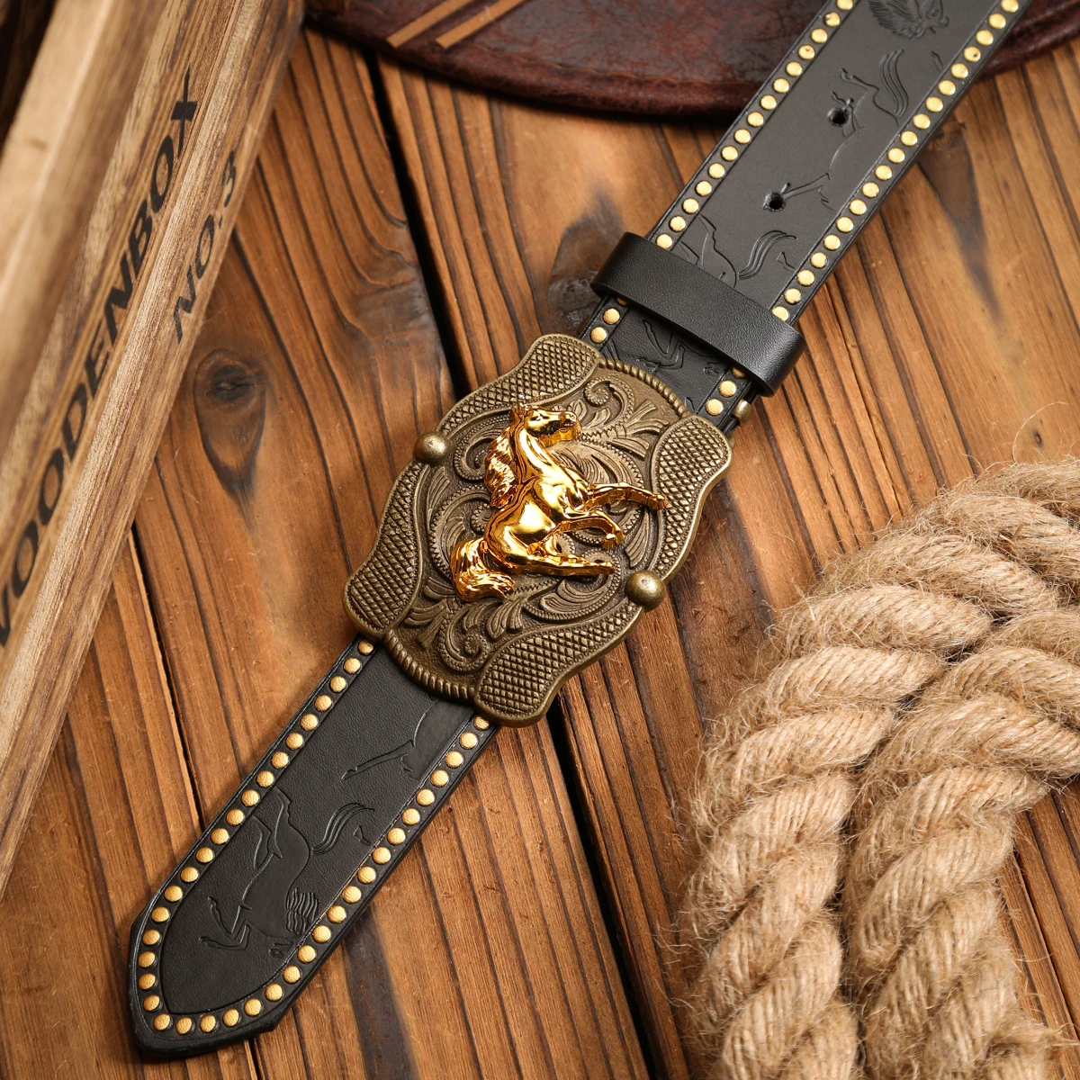 Ein Lässiger, Individueller und Retro-Gürtel, ein Kleidungs-Accessoire aus PU-Leder in Braun, mit Metallschnalle, Geeignet für Männer und Frauen – Detail 4