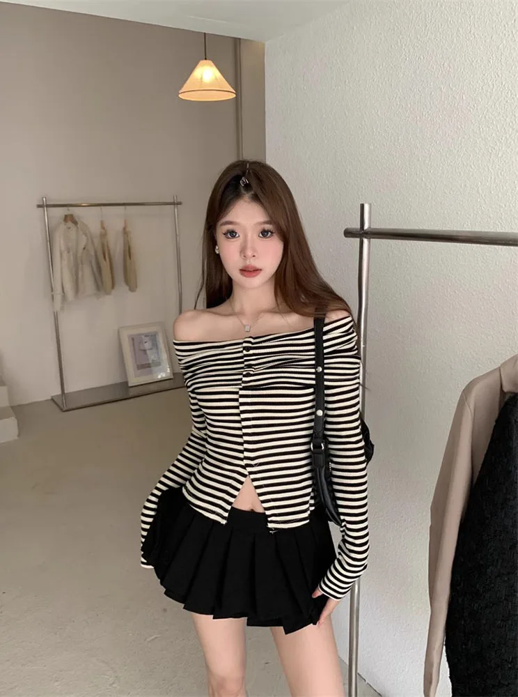 قميص نسائي محبوك بأكمام قصيرة وتصميم ضيق، بلوزة عصرية مخططة بكتف واحد وأكمام طويلة للخريف #2