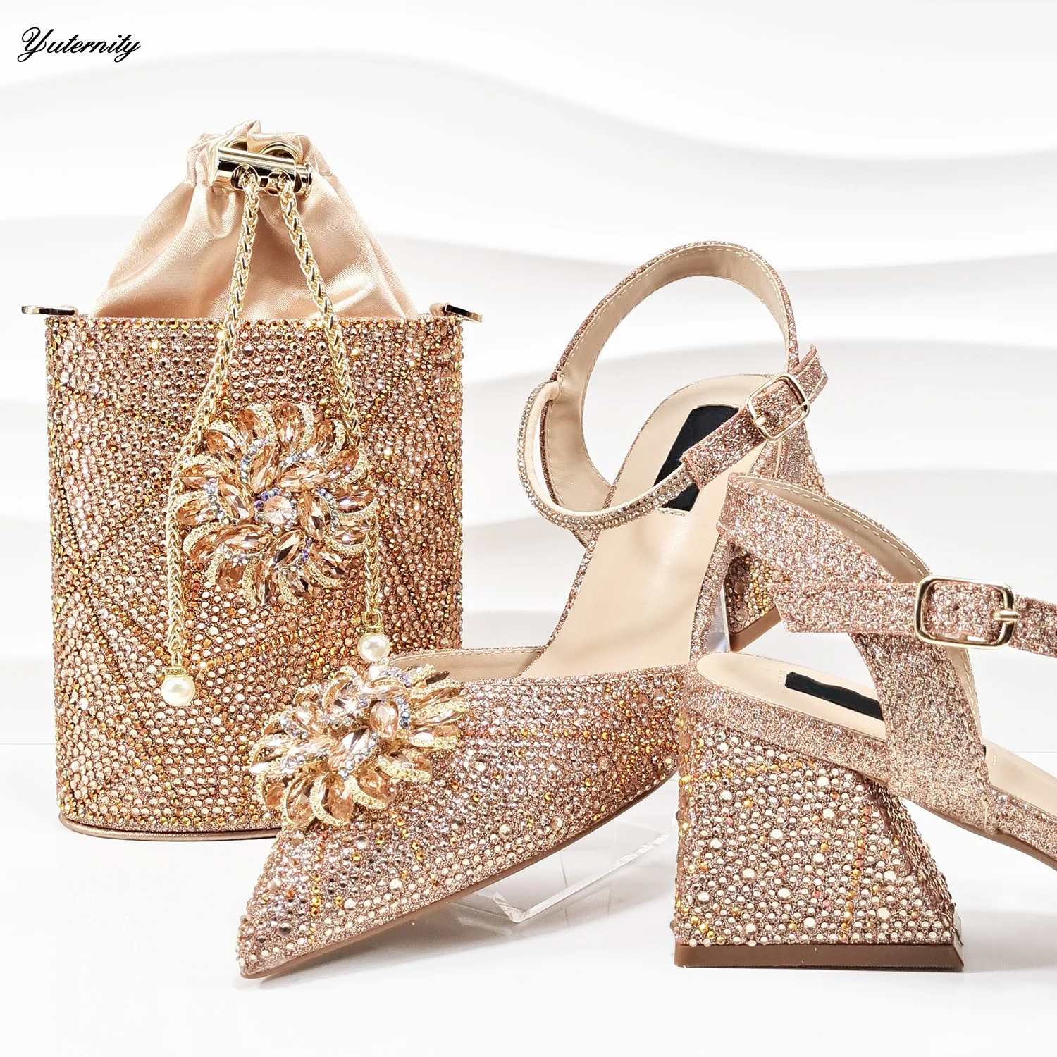 Neueste afrikanische Frauen Strass Pumps Schuhe und Taschen Set italienischen Stil Frau High Heels Schuhe und Tasche Set für Partys