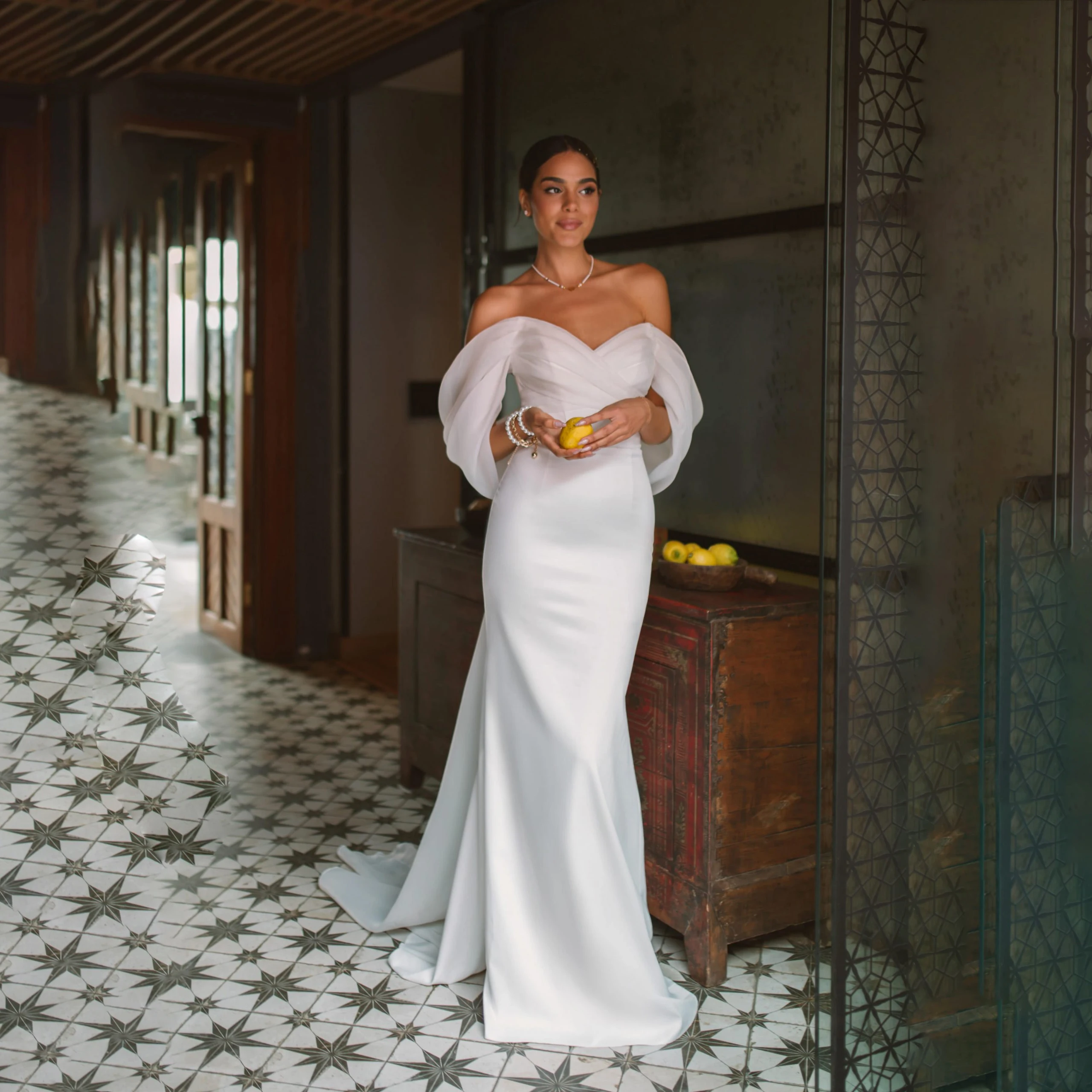 Off Shoulder Sweetheart Satin Mermaid Wedding Dress Backless Bow Long Train Minimalist Bridal Gown Custom Beach Garden Weddings
