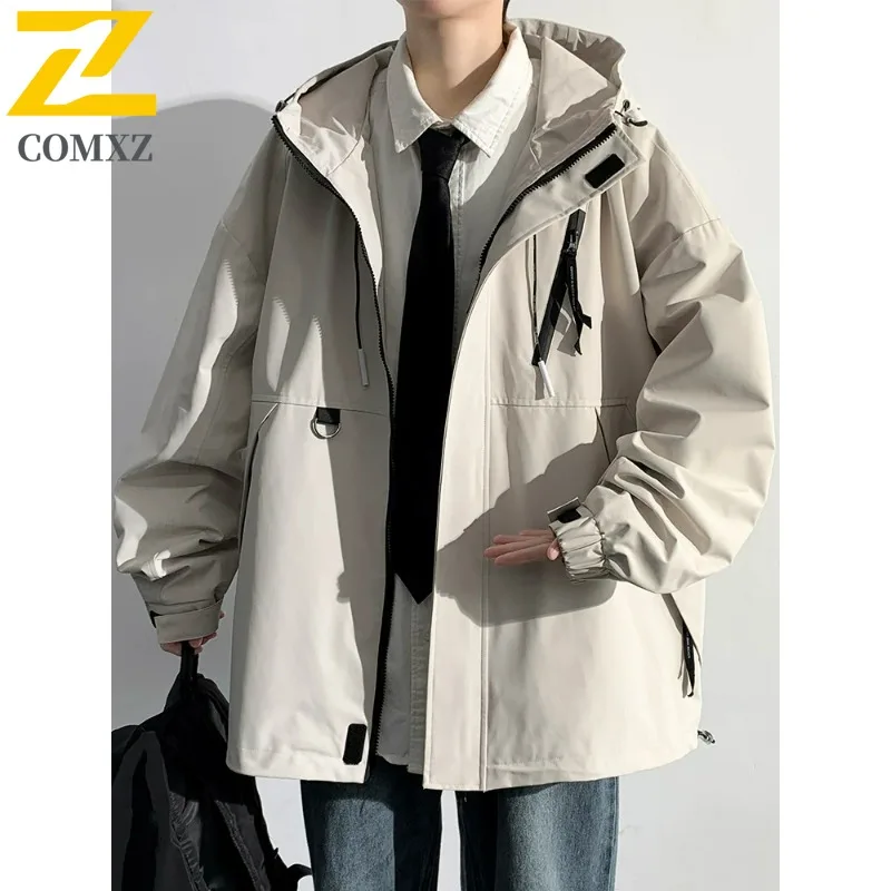 

COMXZ Мужская ветровка, ветрозащитная корейская модная куртка с капюшоном для путешествий на открытом воздухе, кемпинга, 2025 г., легкий прогулочный плащ