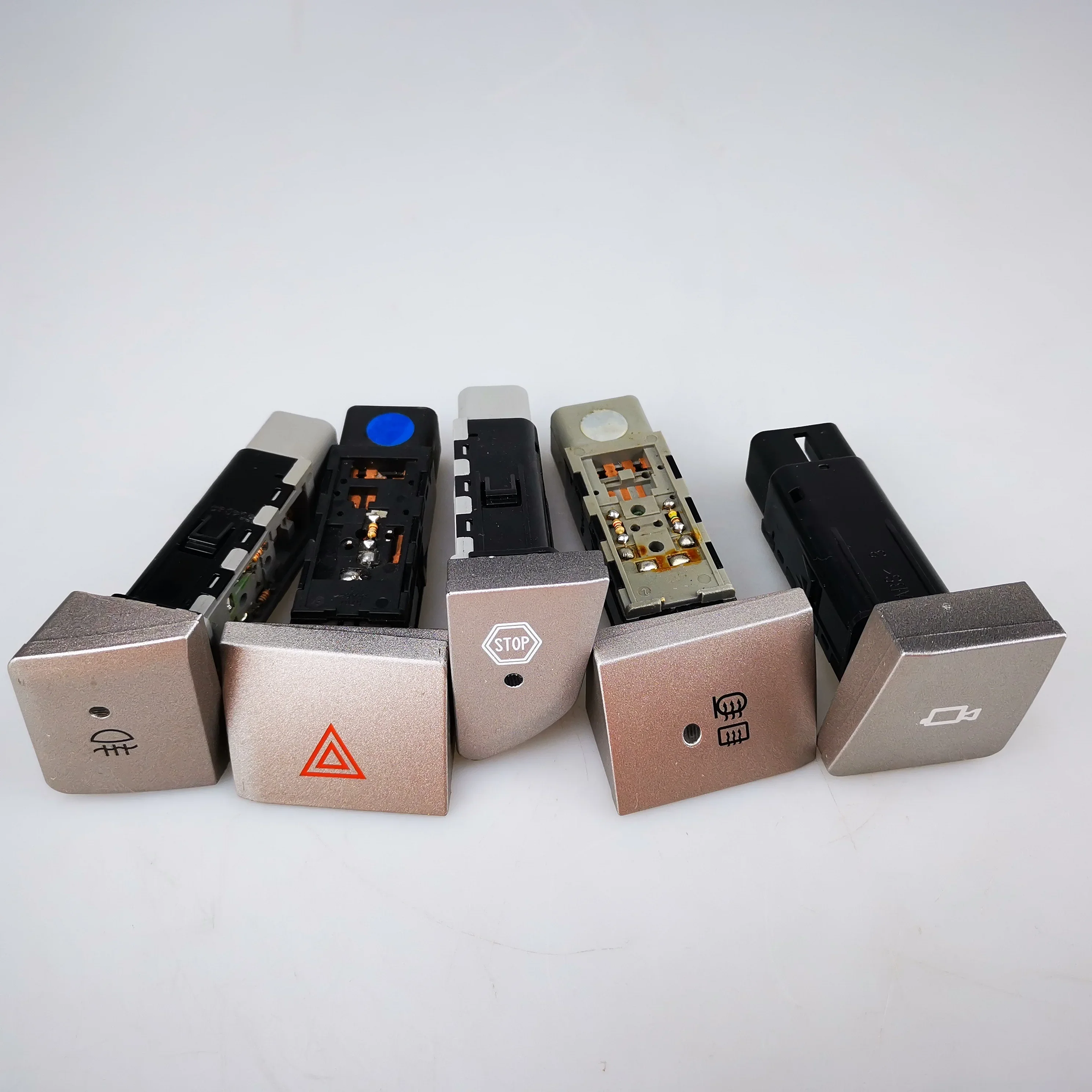 

SAIC MAXUS V80 instrument switch combination VISC