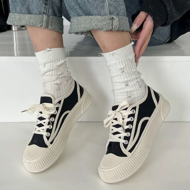 2024 Thick Soled Canvas Shoes for Women New Versatile Casual Sports Shoes Retro Board Shoes Sneakers Women Off White Shoe