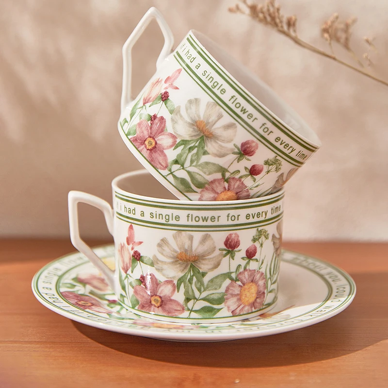 260 ml Keramikbecher und Untertasse Set Französischer Retro-Stil Teetasse Große Kapazität Blumenmuster Frühstücksschale Joghurt Milch Haferglas