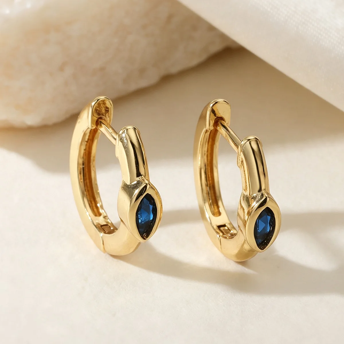 GANPUP Glänzende Zirkon-Augen-Creolen für Damen, Modische Neue Ohrpiercing-Schmuckstücke, Geschenk für Party und Hochzeit – Detail 5