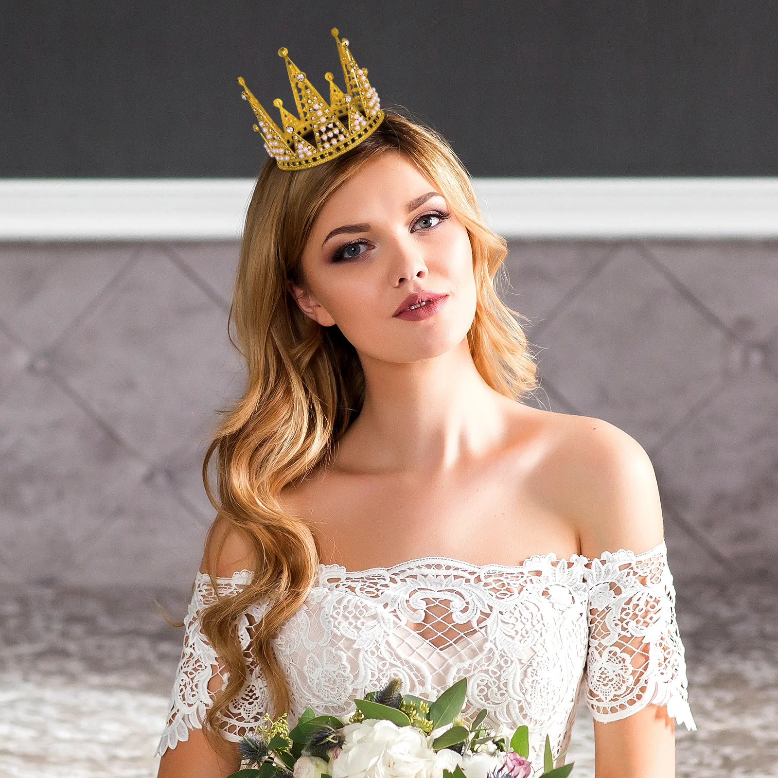 Couronne diadème triangulaire en strass doré, décoration de cheveux de mariage pour mariée, bal de promo, Cosplay, accessoire de photographie