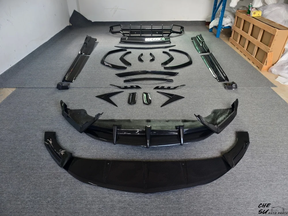 Customized Lightweight Car Kit for Lamborghini URUS S Upgraded Topcar Style High-quality Carbon Fiber Body Kit, Car Supplies