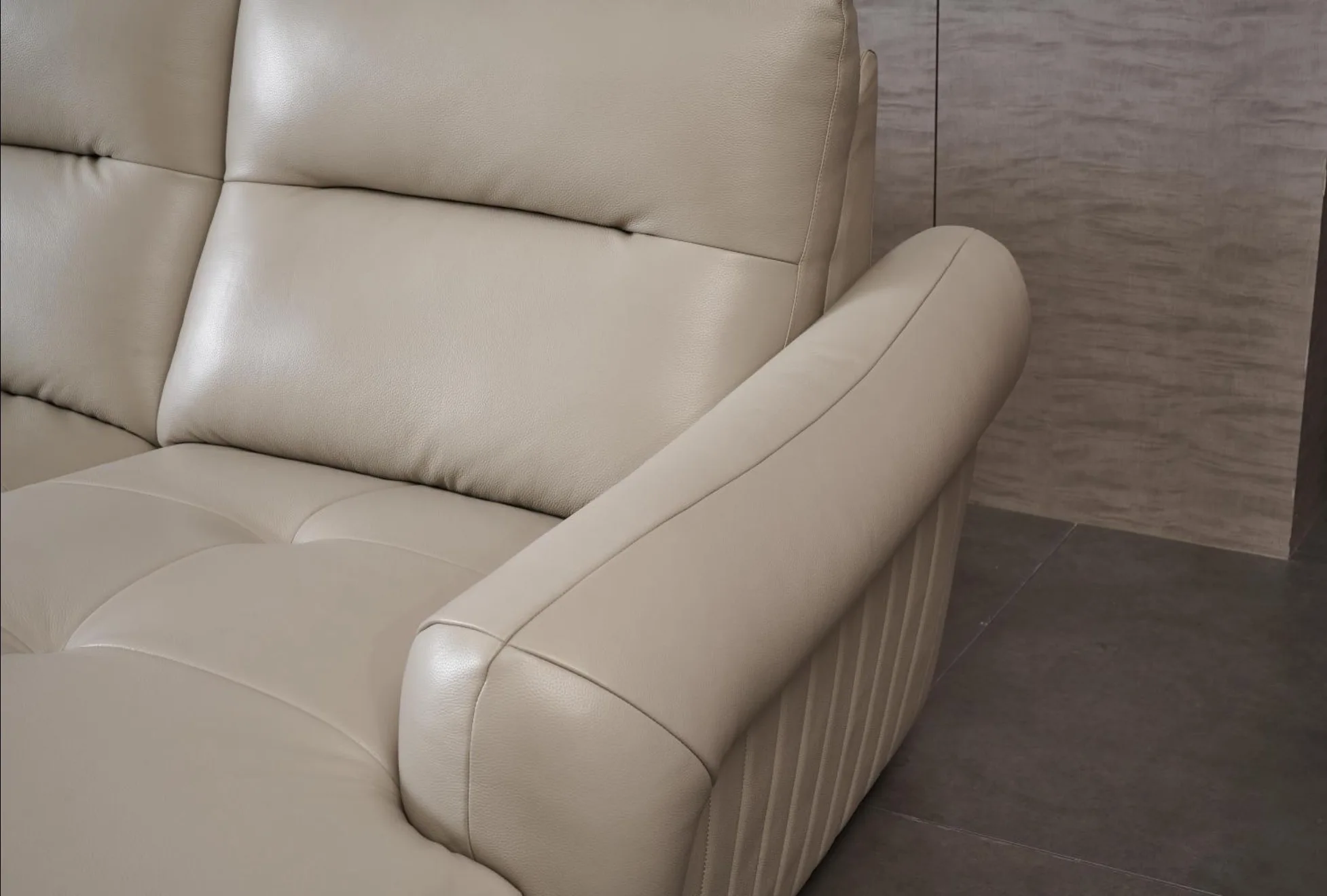 Modern L Shape Genuine Leather Comfortable Electric Sofa Extended Seat Convertible Metal Legs for Living Room Apartment