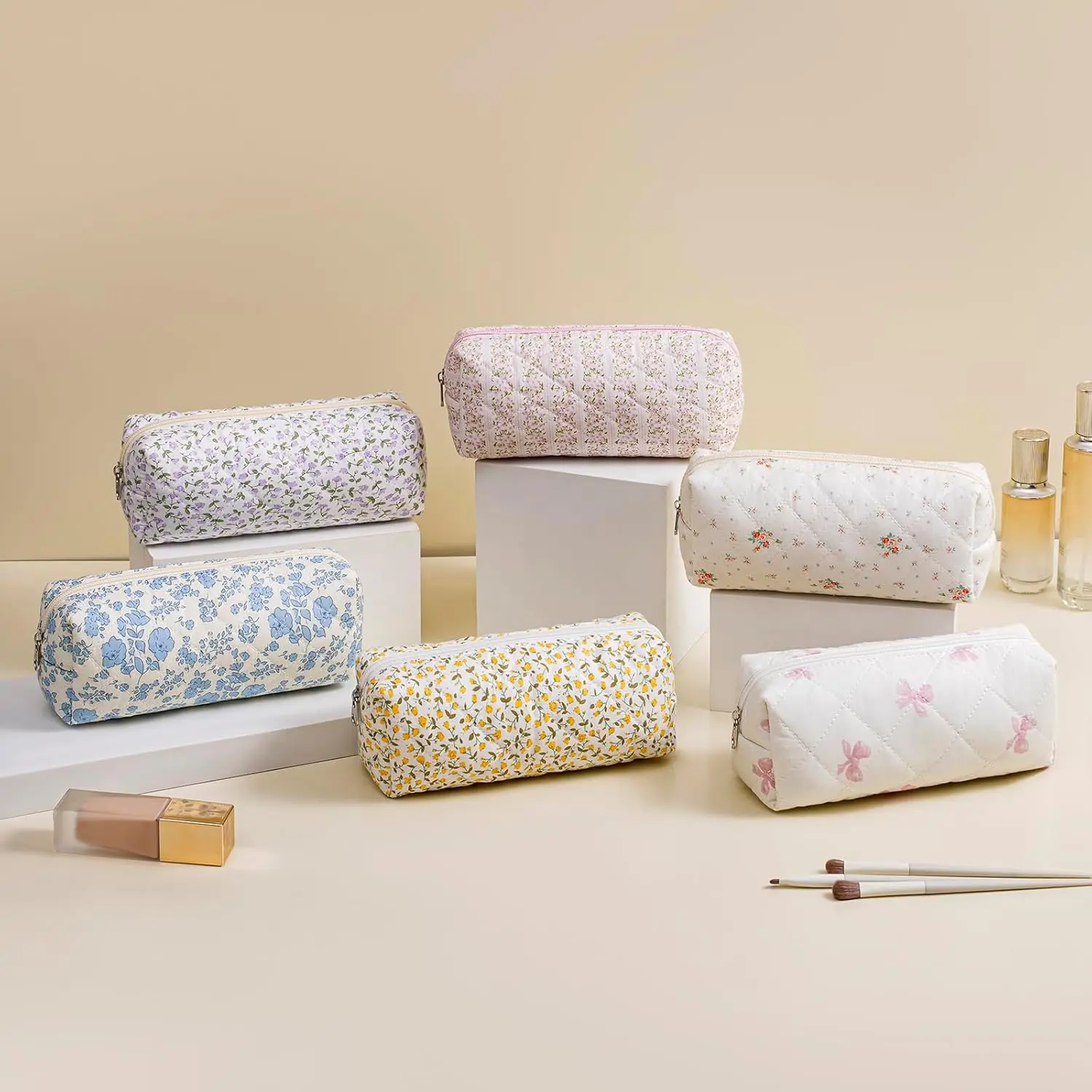 Cotton Makeup Brush Cosmetic Bag for Women, Travel Quilted Zipper Make Up Bag, Flowers Toiletry Organizer Case