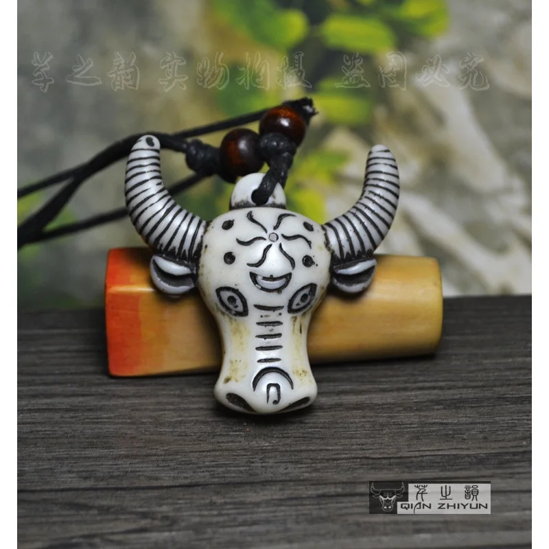 

Yak Bone Necklace Cow Head Pendant Bone Carving Pendant Couple Ornament Wholesale Supplies for stall and night market