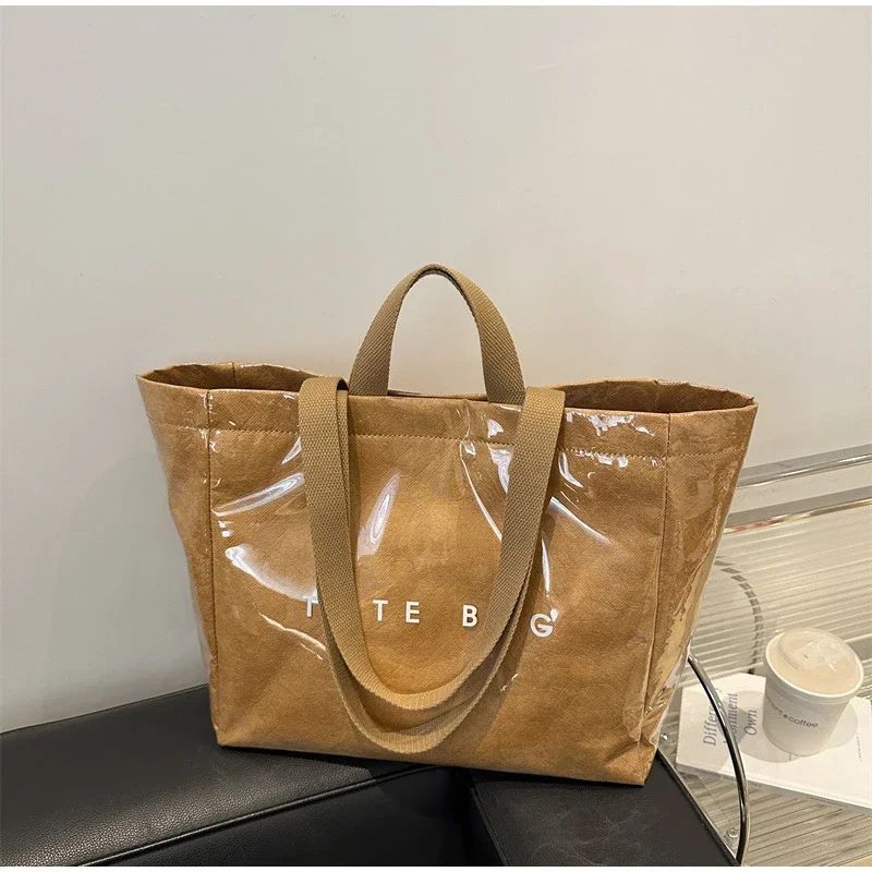 Durchsichtige Umhängetasche aus Kraftpapier mit PVC-Oberfläche, Vintage-Hobo-Umhängetasche, wasserdichte Einkaufs-Briefhandtasche, Damen-Einkaufstasche mit Griff oben – Detail 2