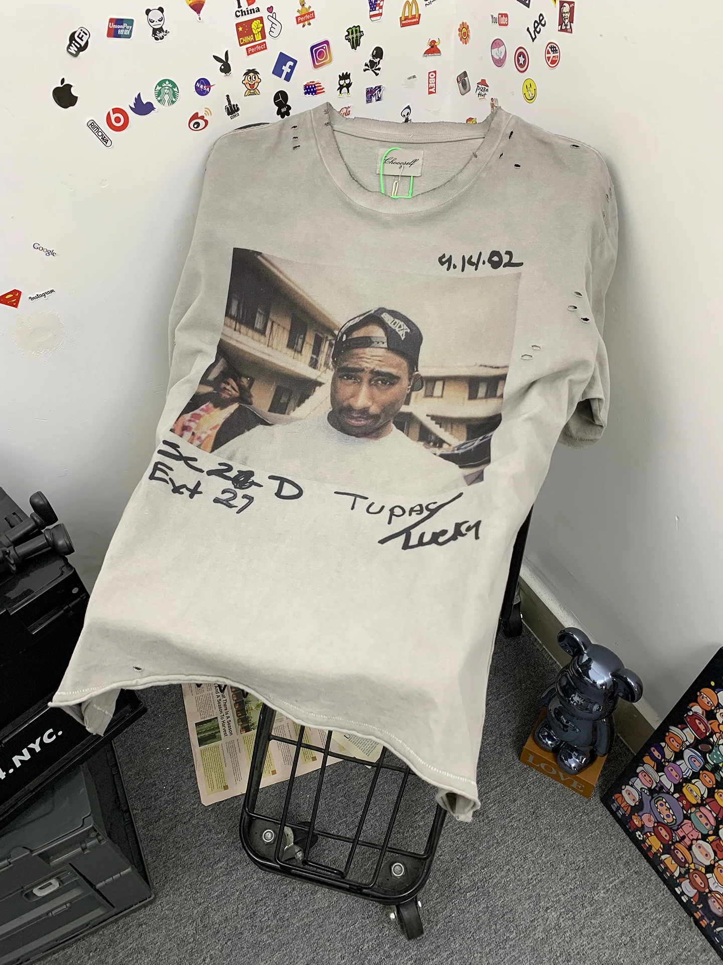

Retro Washed Vintage American High Street 2Pac Tribute Limited Edition Portrait Print Men's T-Shirt Loose Fit Short Sleeve