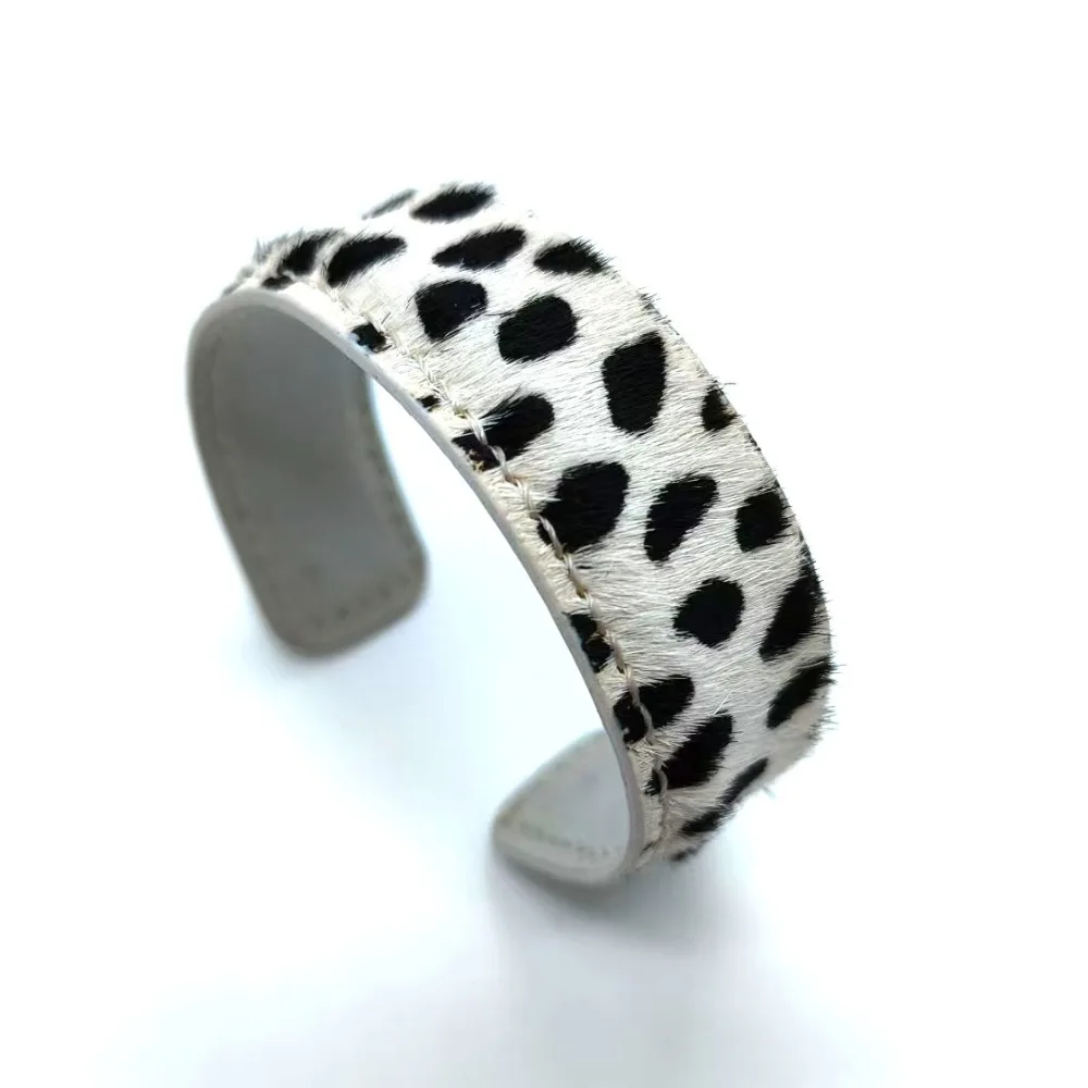 Прошитый браслет с леопардовым принтом, креативный пушистый браслет из натуральной кожи из конского волоса, винтажный модный C-образный открытый браслет, подарок
