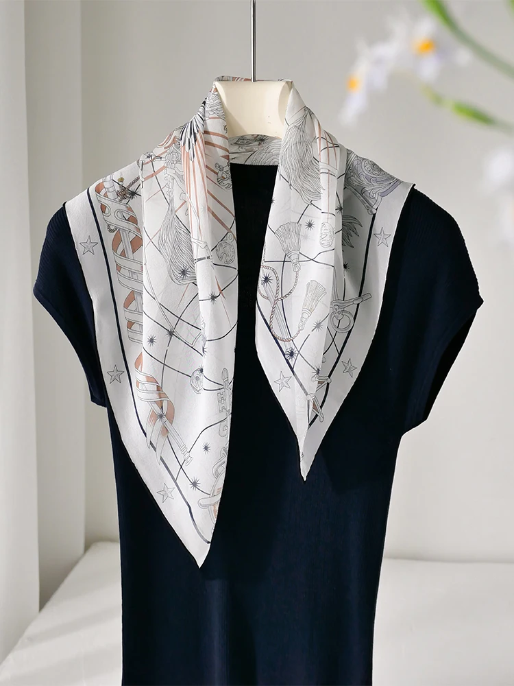 ホワイトシルクスクエアスカーフ女性の薄い高級三角スカーフ首保護ショールネックウォーマー小さなショルダーラップ春秋