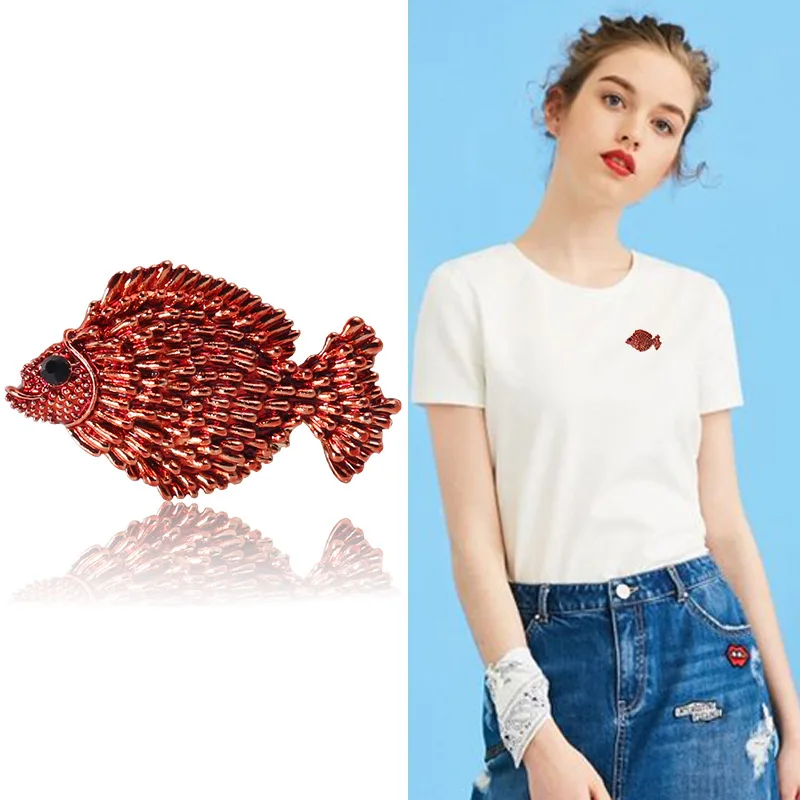 Stylish Goldfish Image Brooch Men's And Women's Sea Life Badge Collar Pin 2 Colors Optional Casual Party Office Jewelry Gift