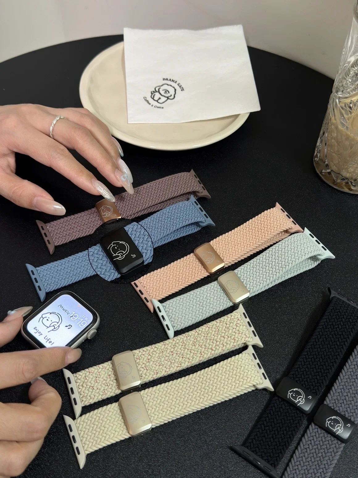 Suitable for Music dog Apple watch Ultra 49mm 9 8 7 45mm 41mm Strong magnetic buckle bracelet For Series 6 5 4 3SE 44mm 42mm 40m