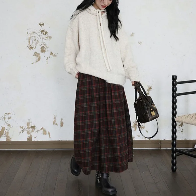 

2026 Women's Spring Vintage Check Tweed Mid-Length A-Line Umbrella-style Skirt With Wide Hips And Large Skirt Hem