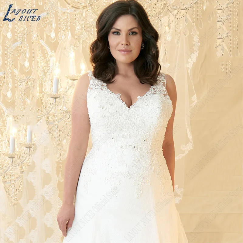 LAYOUT NICEB Plus Size abiti da sposa scollo a v senza maniche Appliques perline vestido noiva boho Lace Up Back Sweep Train Custom Made Abiti da sposa taglie forti Scollo a V Senza maniche Appliques Perline vestido no