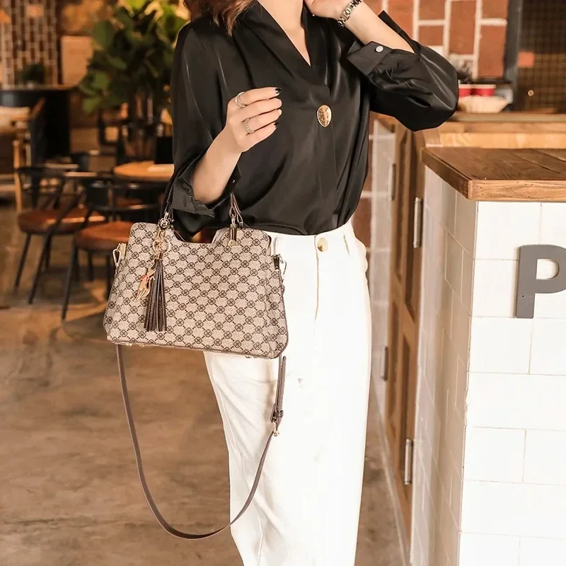 2024 new low-key light luxury retro fashion trend can be crossbody can carry commuter leisure shopping dating ladies all match h