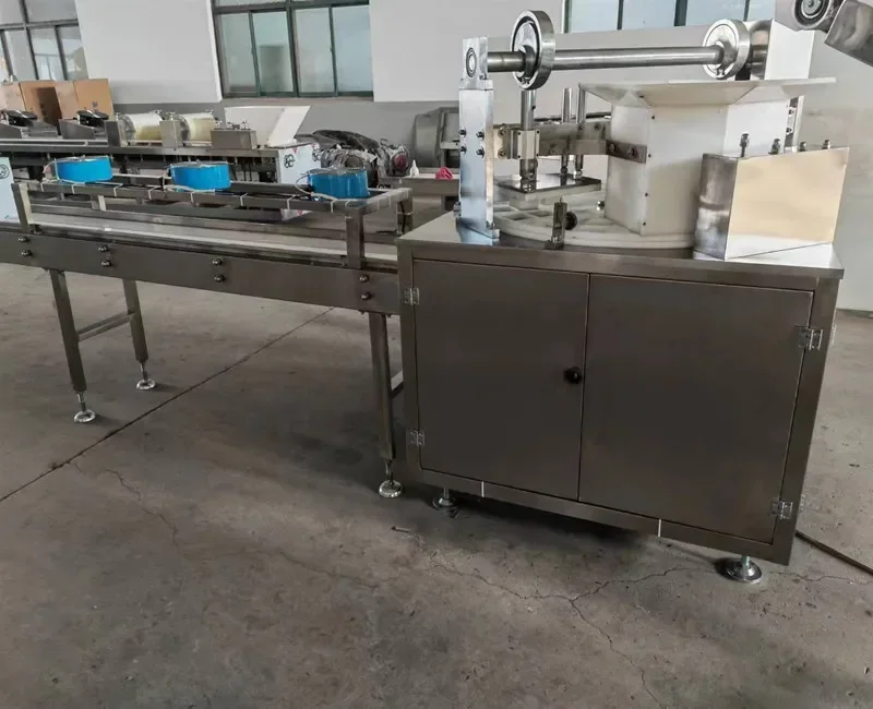 Automatic energy bar production line/puffed rice cake forming machine