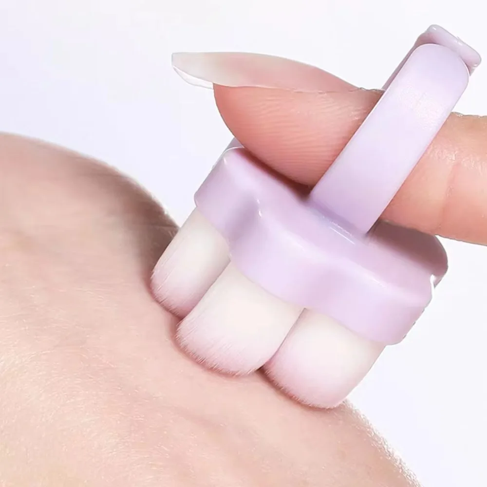 

Plastic Nail Dust Brush Soft Bristles Finger Ring Style Manicure Dust Clean Brush Cat Paw Design Powder Brushes