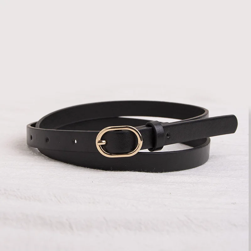 Casual and versatile dress with a delicate waist belt featuring a small Japanese-style buckle
