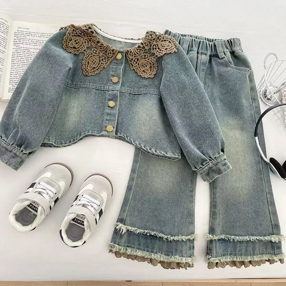 

Girls' Denim Suit Children's Spring and Autumn New Style Retro and High-end Feeling Doll Collar Jacket+Jeans Two-piece Set